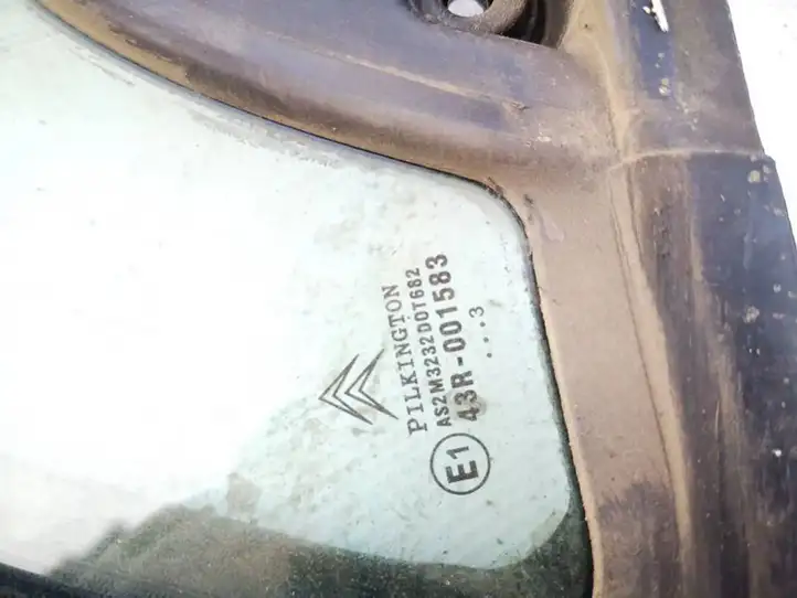 Citroen C3 (2002 - 2009) Треугольное стекло кузова — фото 3