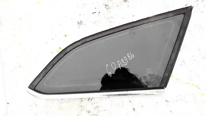 Ford Focus (2011 - 2015) Заднее боковое стекло — фото 1