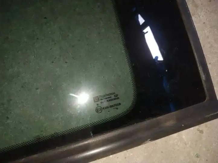 Opel Zafira (2003 - 2006)   Заднее боковое стекло кузова