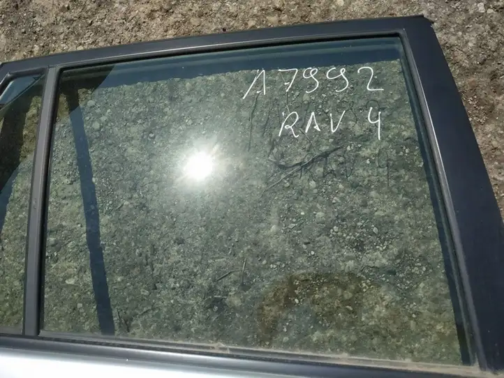 Toyota RAV 4 (XA20) (2000 - 2005) Стекло задней двери — фото 2