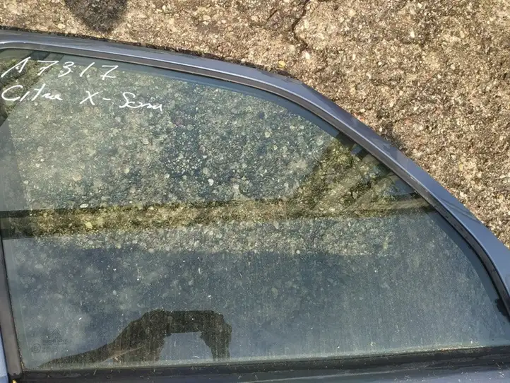 Citroen Xsara Picasso (1999 - 2012) Стекло передней двери — фото 1