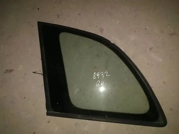 Toyota RAV 4 (XA20) (2000 - 2005) Заднее боковое стекло — фото 2