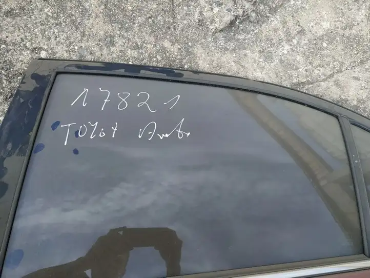 Toyota Avensis T250 (2003 - 2006) Стекло задней двери — фото 1