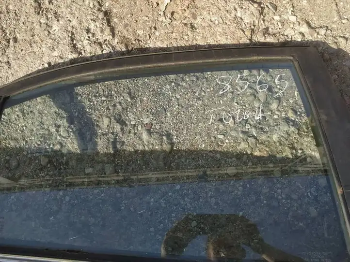 Toyota Avensis T250 (2003 - 2006) Стекло задней двери — фото 3