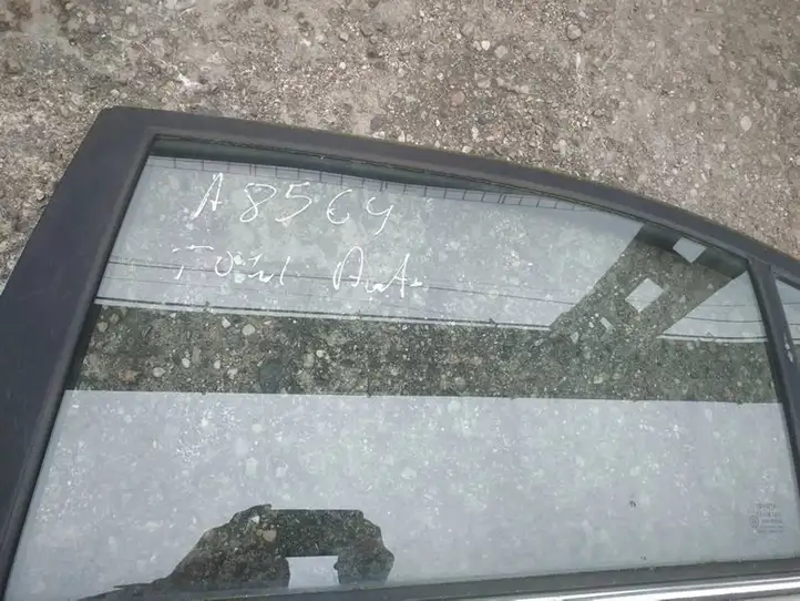 Toyota Avensis T250 (2003 - 2006) Стекло задней двери — фото 1