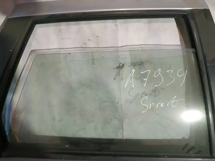 Seat Cordoba (6K) (1999 - 2002) Стекло задней двери — фото 3