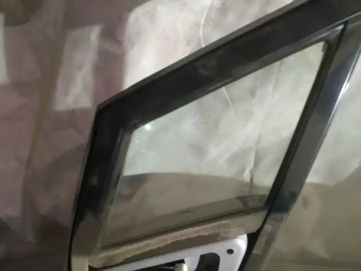 Mazda 5 (2005 - 2010) ised Форточка двери — фото 2