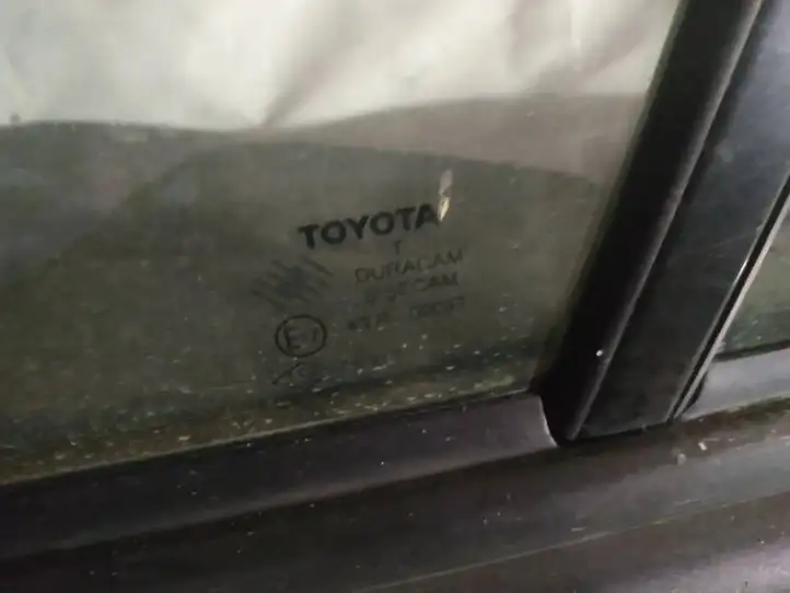Toyota Corolla Verso AR10 (2004 - 2009) Форточка двери — фото 4