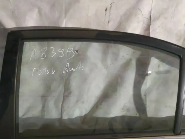 Toyota Avensis T250 (2003 - 2006) Стекло задней двери — фото 1
