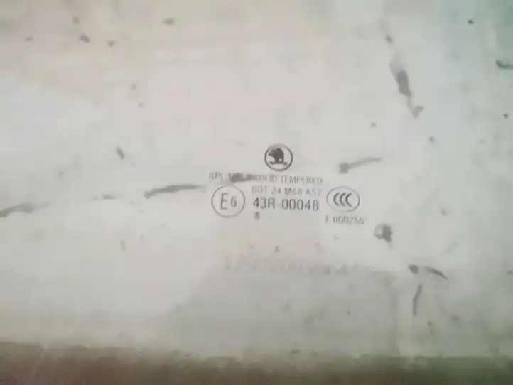 Audi A6 (2001 - 2004)   Основное стекло передних дверей (четырехдверного автомобиля)