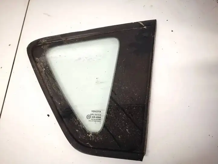 Toyota Corolla Verso AR10 (2004 - 2009) Заднее боковое стекло — фото 1