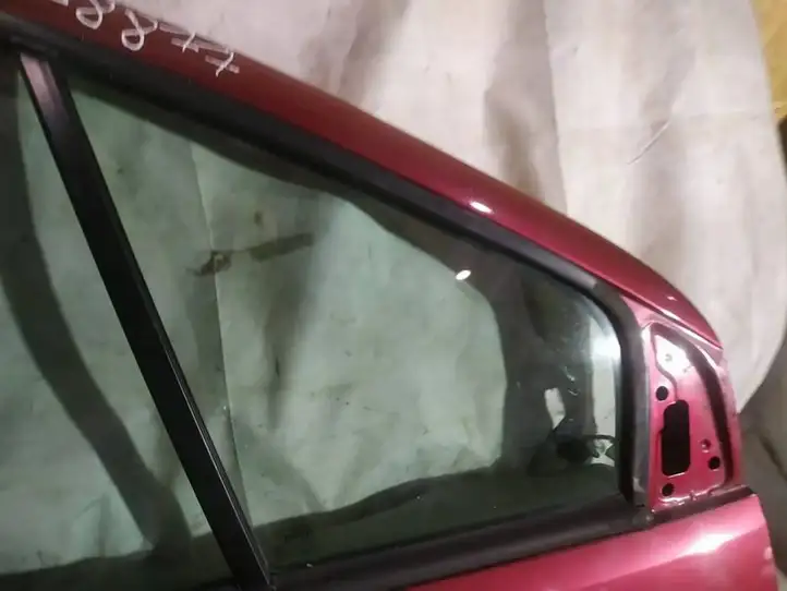 Renault Scenic I (1996 - 2003) Форточка двери — фото 2