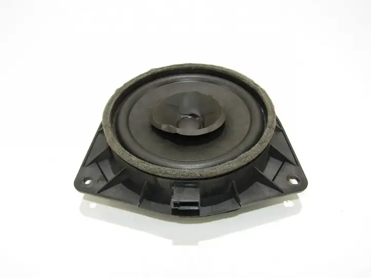 Toyota Avensis T250 (2006 - 2009) Твитер задних дверей — фото 1