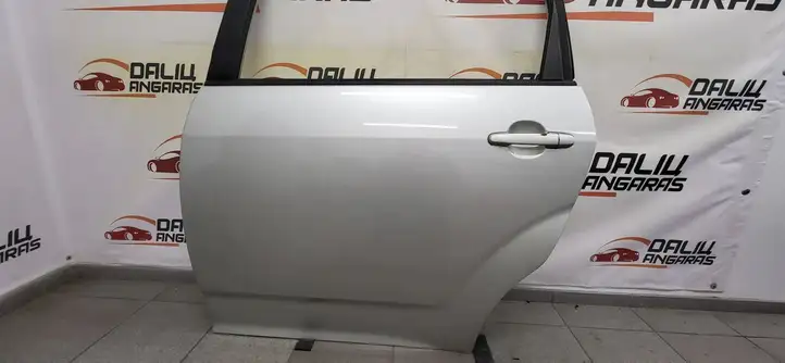 Toyota Corolla Verso AR10 (2004 - 2009) Задняя дверь — фото 10