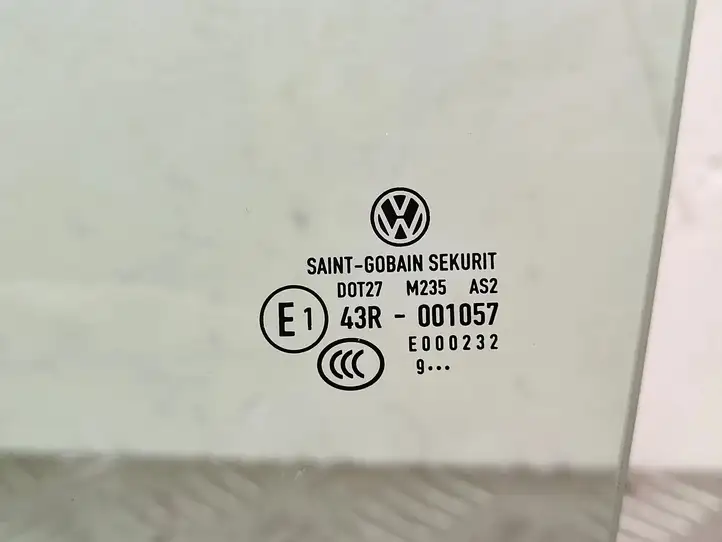 Volkswagen Tiguan (2007 - 2011) 5N08450256 Стекло задней двери — фото 1