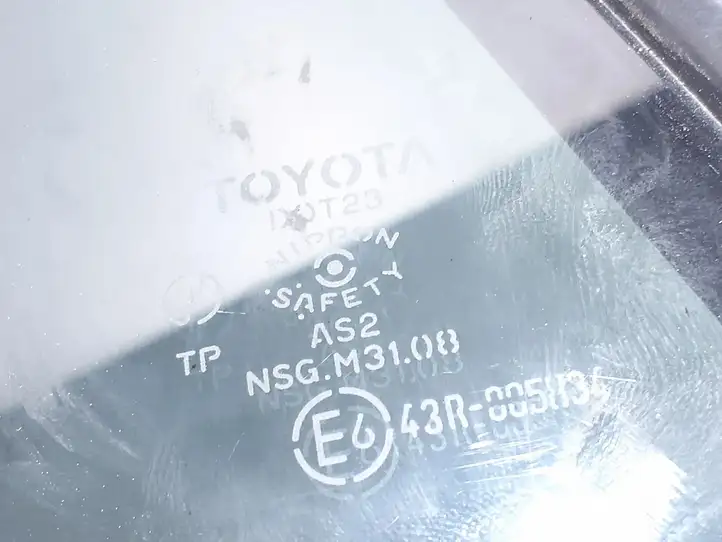 Toyota Corolla Verso E121 (2001 - 2004) AS2 Форточка двери — фото 3