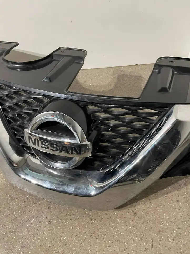 Nissan X-Trail T32 (2014 - 2021) 623104CE0B Передняя решетка — фото 4