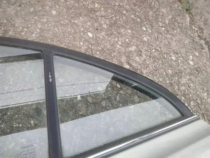 Toyota Avensis T250 (2003 - 2006) Форточка двери — фото 2