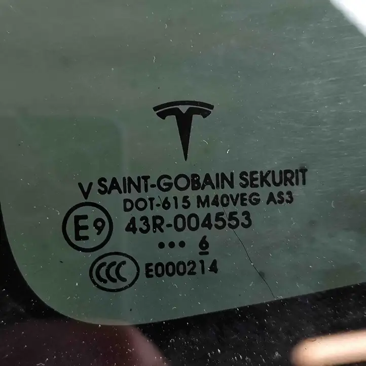 Tesla Model X (2015 - 2021) 103490685F Заднее боковое стекло — фото 6
