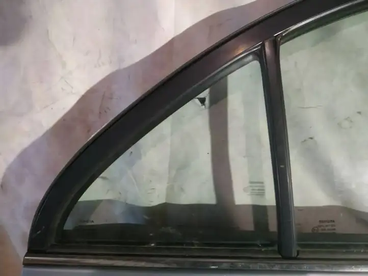 Toyota Avensis T250 (2006 - 2009) Форточка двери — фото 2