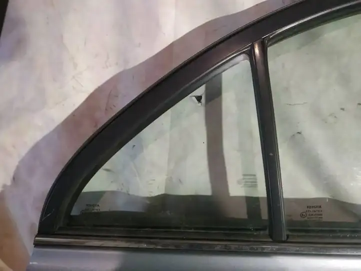 Toyota Avensis T250 (2006 - 2009) Форточка двери — фото 3
