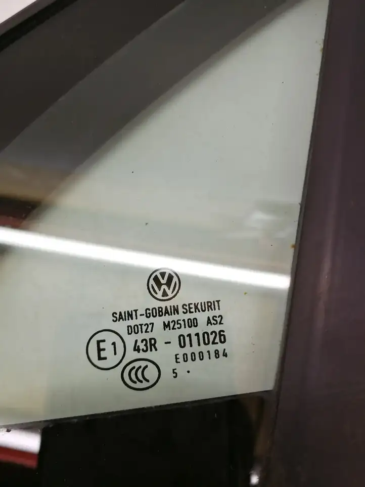 Volkswagen PASSAT B8 (2015 - ) 3G0845113C Форточка двери — фото 3