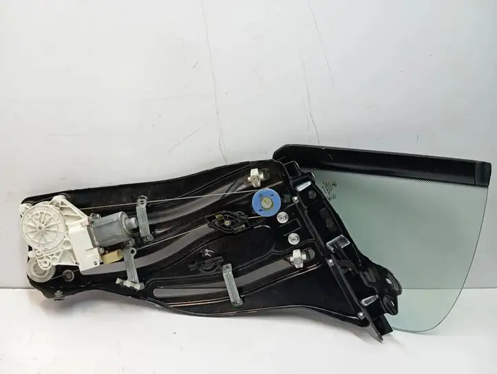 BMW Z4 E89 (2009 - 2017) 7198308 Заднее боковое стекло — фото 2