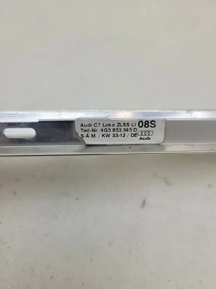 Audi A6 C7 (2011 - 2014) 4G5853345D Облицовка заднего бокового стекла — фото 3