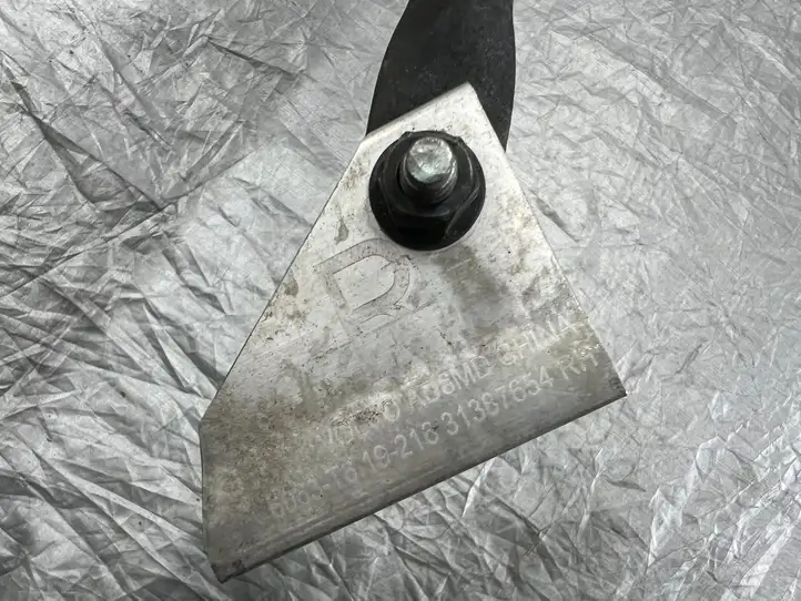 Volvo S60 (2018 - ) 31651562 Прочие детали моторного отсека — фото 3