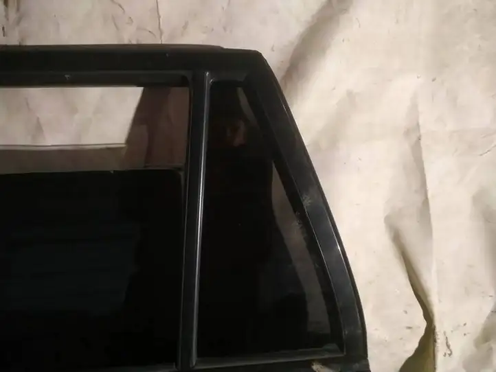 Toyota Corolla E120 E130 (2000 - 2004) Форточка двери — фото 2