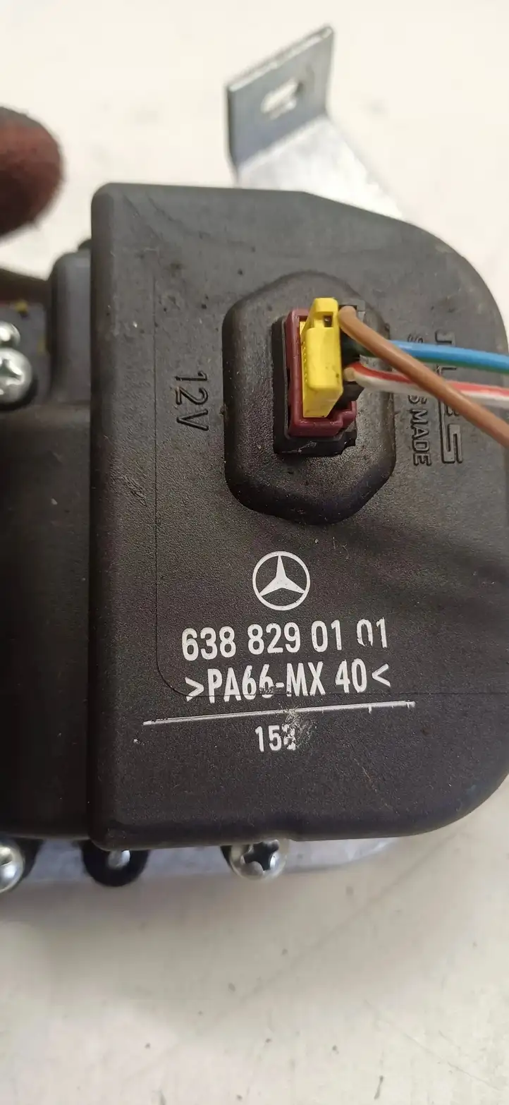 Mercedes-Benz Vito Viano W638 (1996 - 2003) 6388290101 Электродвигатель форточки — фото 3