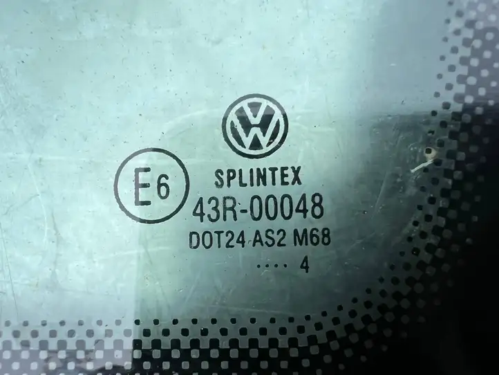 Volkswagen Touran I (2003 - 2010) Треугольное стекло кузова — фото 1