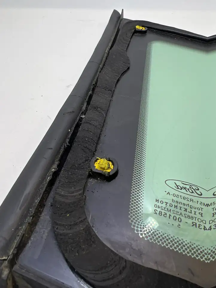 Ford Focus Grand C-MAX (2010 - 2019) AM51R29750A Заднее боковое стекло — фото 3