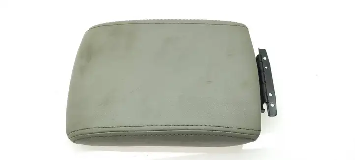 Subaru Legacy (2003 - 2009)   Подлокотник