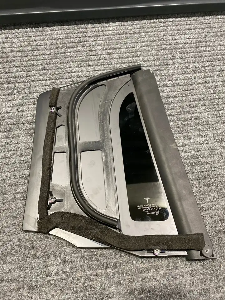Tesla Model X (2015 - 2021) 43R004553 Форточка двери — фото 2