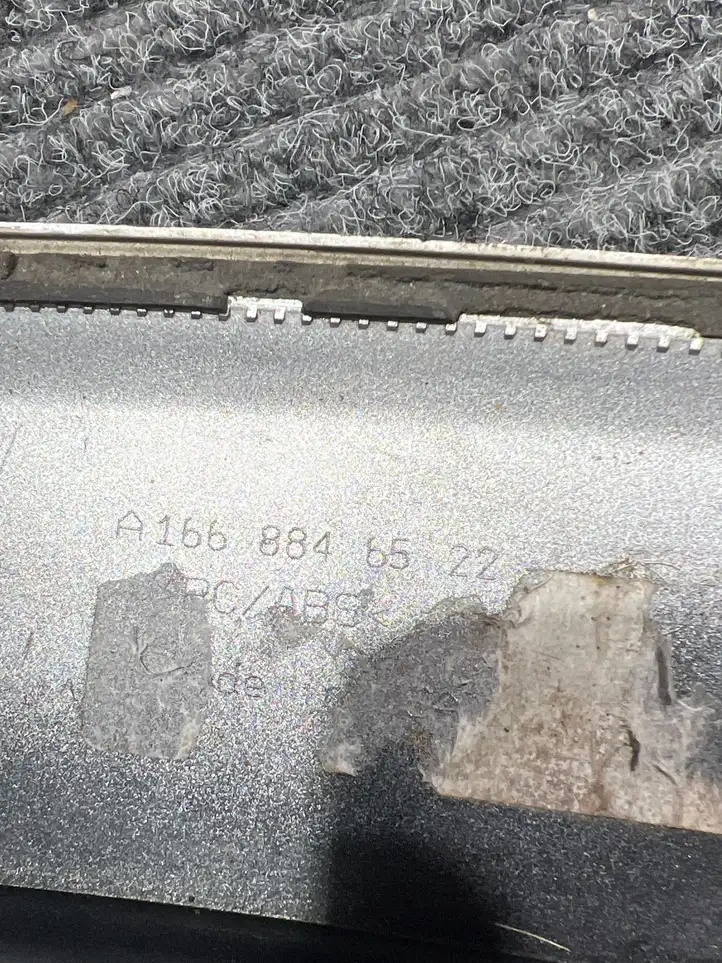 Mercedes-Benz GL X166 (2013 - 2019) A1668846522 Молдинг крыла — фото 3