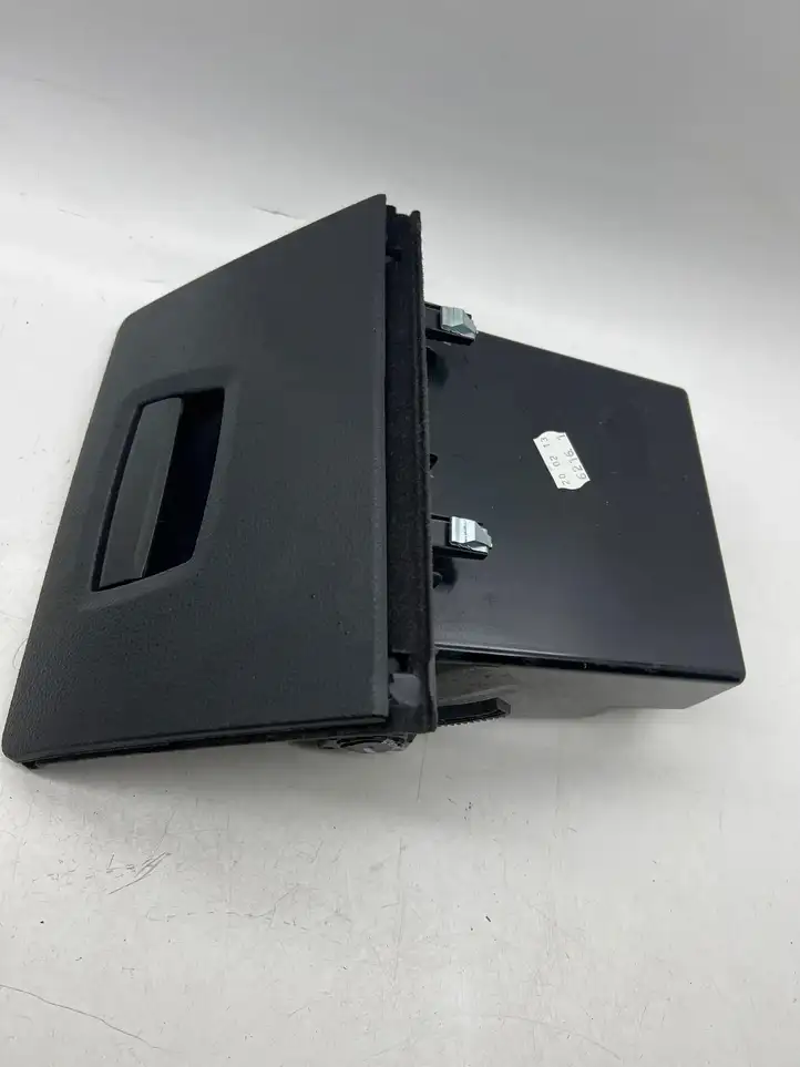 BMW 5 F10 F11 (2009 - 2016)  9166696 Ящик для вещей