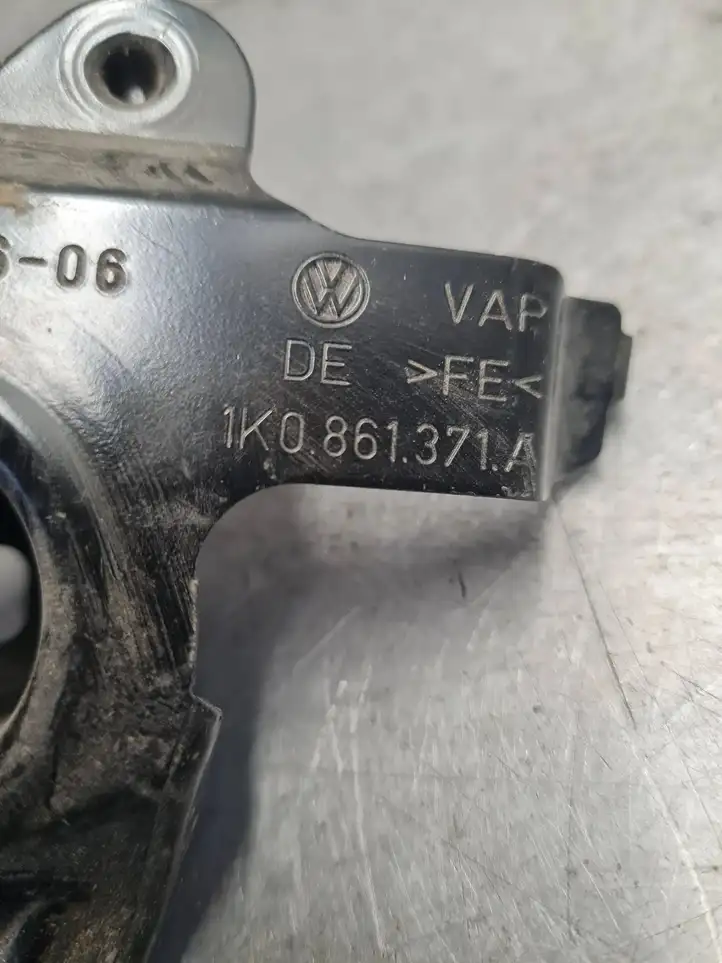 Volkswagen Jetta V (2005 - 2010) 1K0861371A Прочие детали салона — фото 4