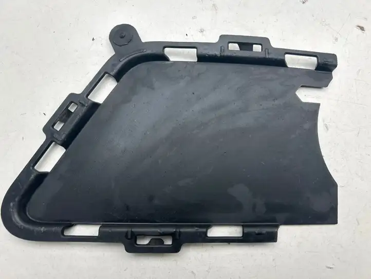 BMW 3 F30 F35 F31 (2012 - 2018) 8054261 Решетка противотуманной фары — фото 1