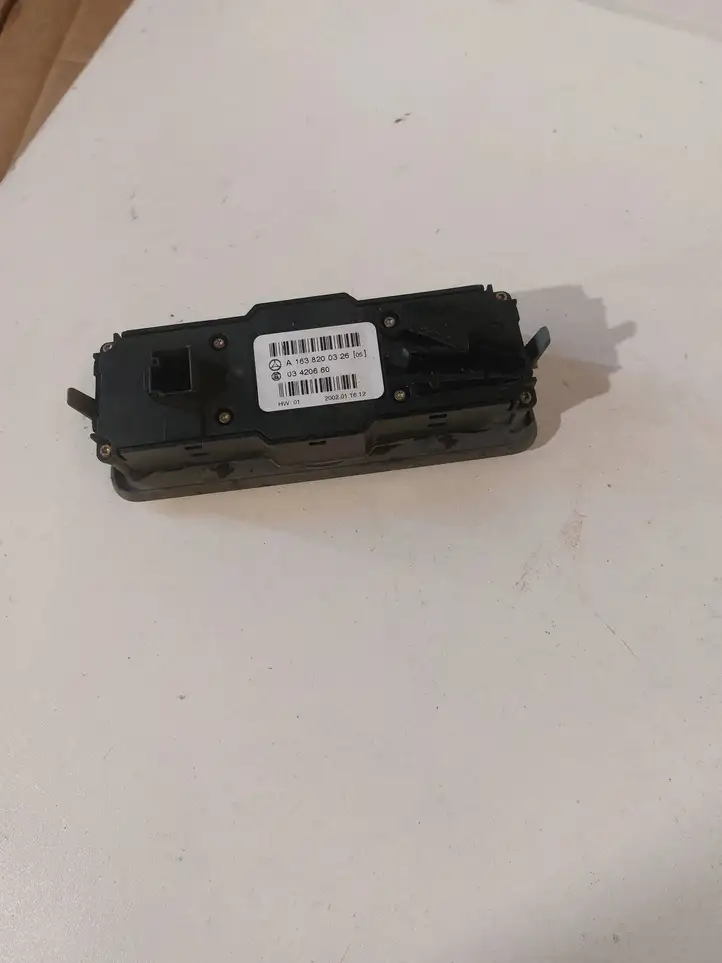 Mercedes-Benz ML W163 (1997 - 2005) A1638200326 Блок кнопок стеклоподъемников — фото 2