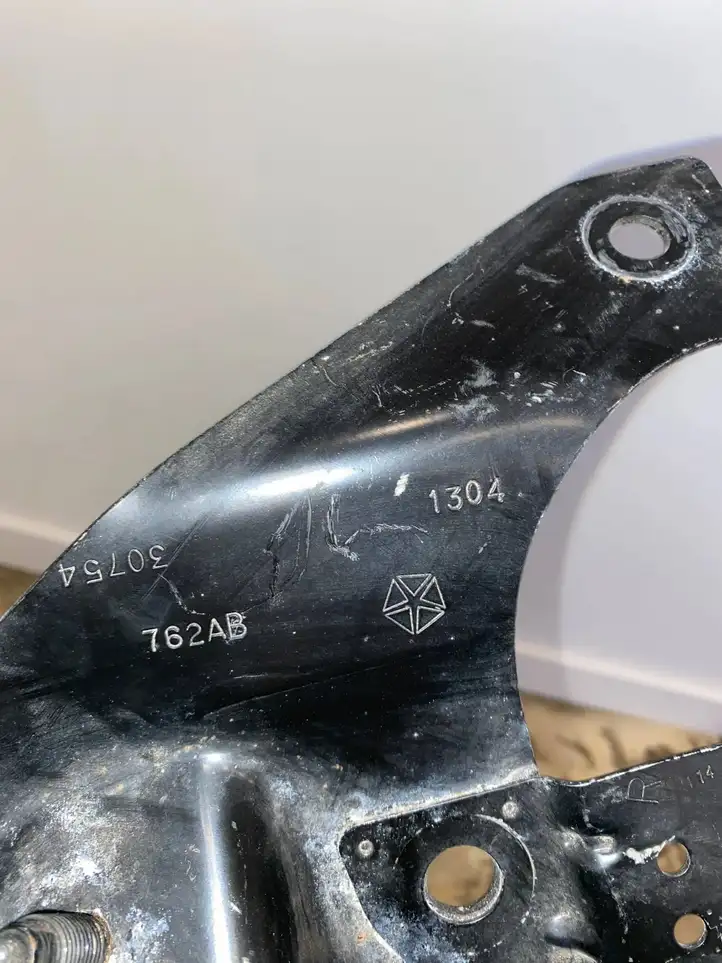 Jeep Cherokee (2013 - 2017) 30754 Прочие детали днища — фото 3