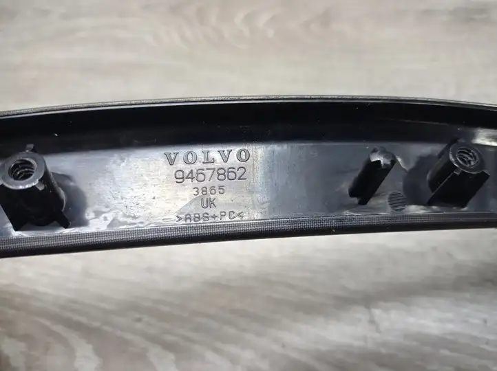 Volvo S60 (2004 - 2010) Декоративная планка — фото 2