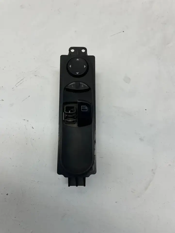 Volkswagen Crafter (2006 - 2016) 9065450213 Кнопка стеклоподъемников — фото 1