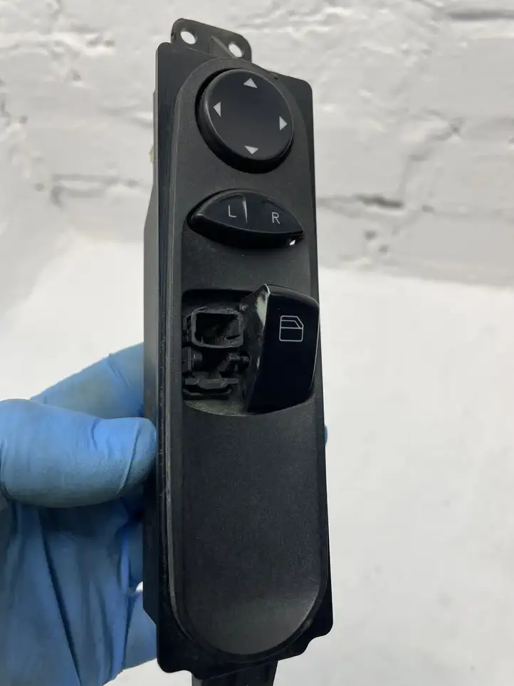 Volkswagen Crafter (2006 - 2016) 9065450213 Кнопка стеклоподъемников — фото 3