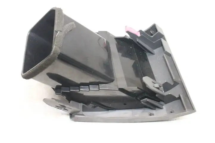 Toyota Prius (XW30) (2009 - 2015) 5565047070 Воздушная решетка панели — фото 4