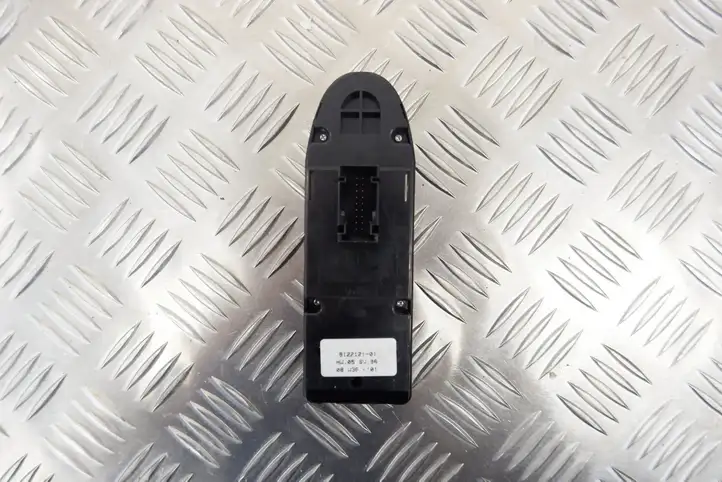 BMW X5 E70 (2006 - 2013) 9122121 Кнопка стеклоподъемников — фото 6