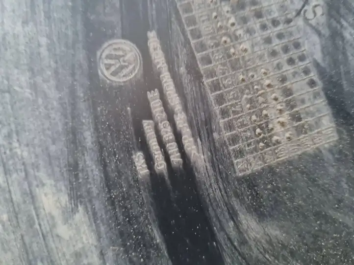 Volkswagen Transporter - Caravelle T5 (2003 - 2009) 7H0825210E Защита днища — фото 3
