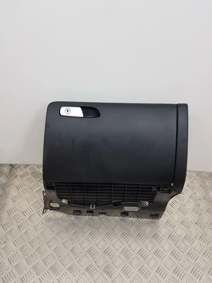 Audi A4 S4 B8 8K (2011 - 2015) 8K1857035A Бардачок в сборе — фото 1