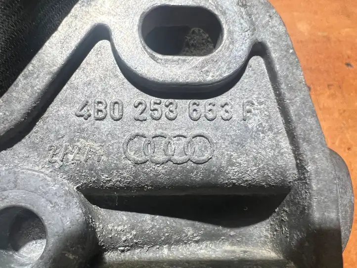 Audi A4 S4 B7 8E 8H (2004 - 2009) 4B0253663F Кронштейн глушителя — фото 2