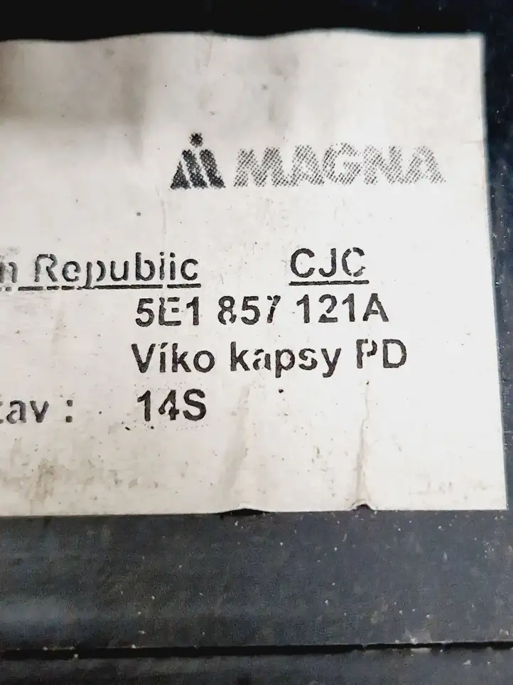Skoda Octavia Mk3 (5E) (2013 - 2019) 5E1857121A Крышка бардачка — фото 8